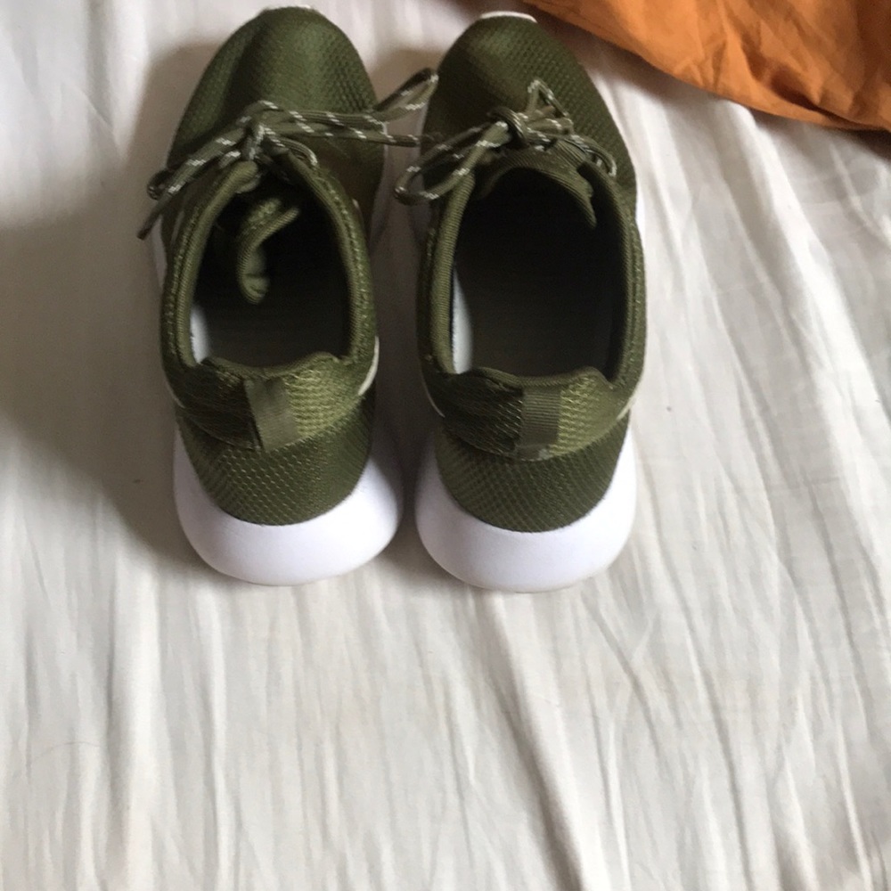 Worn Twice - image 4